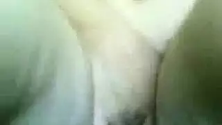 مزة طيزها كبيرة تركب على زبه وينيكها بغشم مترجم