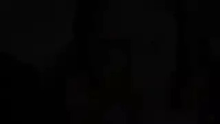 تقفش اخوها يدخل زبه في جهاز كس اصطناعي وهيه تتعرى له