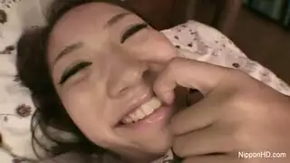 عرض فتاة شقية تلمس فرجها المبلل