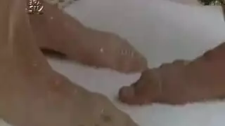 زوج الأم يعلم ابنة زوجته ضرب فرج قاسي