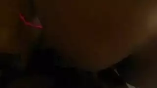 لقاء شرجي بين الأعراق: الزوج السابق يمدد مؤخرتها