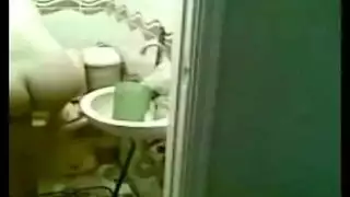 شباب ينيكون بنت صراخ عالي