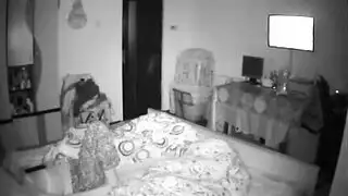 لعب الكس يتحول إلى حفلة نيك صاخبة بالقذف