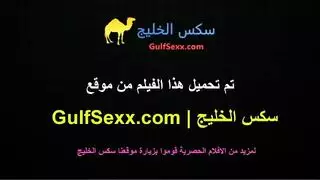 زوجة الأب وصديقتها في ثنائي جنسي قوي بالشرج