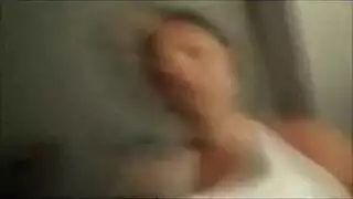 الرجل الذي يضع يدخل يده في كسها