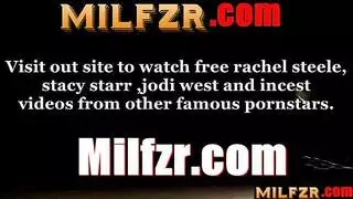 اخت تلعب بي زب صنعي اخو يكفشه وينكخ