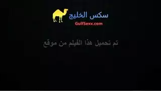 إباحية على طاولة الورق: إظهار الكس وممارسة الجنس مع حبيبها