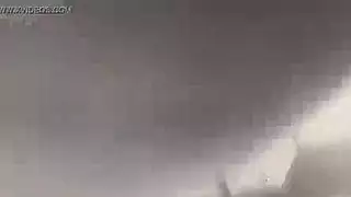 يوجا صريحة: مراهقة تركب عمودًا وتنزل مع آهات عالية
