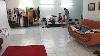مهرجان جنسي مع سمراوتين – حركة ثلاثية صريحة