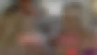 في سن المراهقة مثليه جد كس لعق