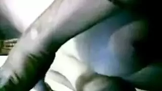 احتفال جنسي طوال اليوم: سمراء توثق كل عملية قذف داخلي