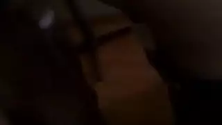 امرأة سمراء ساخنة ، نوريا بليم تتحدث مع أصدقائها لأنها تحب المجموعات الثلاثية أكثر من أي شيء آخر
