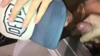 مؤخرة مستديرة ناضجة جاهزة للجماع الشرجي فقط
