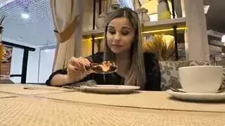 تطبيق الهزاز التحكم عن بعد يجعلها تصرخ