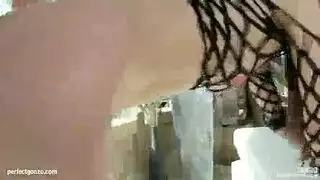امرأة ذات مؤخرة كبيرة تُضرب بقوة في فيلم إباحي صريح