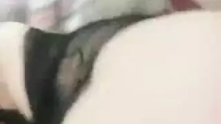 بورن آسيوي قاسي: المعجب يضرب فرجها المبلول