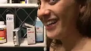 يضاجعها بعمق وبدون رحمة