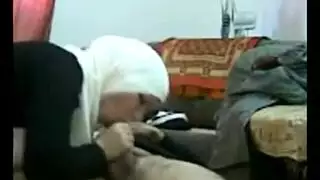 شرج ومهبل محجبة: مضاجعة قاسية على كل سطح