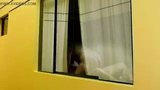 تسوق حتى الإرهاق: جنس ثلاثي أجنبي في المتجر