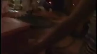 إباحية عنيفة خارجية: جنس في حقل عنب مع فتاة ممتلئة الصدر