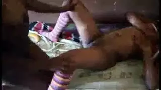حركة سحاقية ثلاثية: تدليك داخلي، إدخال ألعاب، وتدليك عاري