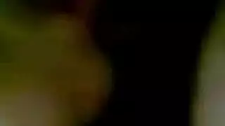 عربية مثيرة تخون زوجها: عشيقها يصورها ويهددها