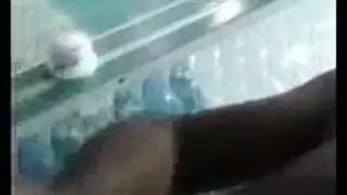يهيجها في غرفة اوتيل ويقضي الليلة في الفراش