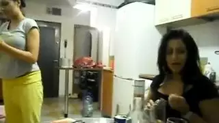 شرموطتان بالحمام
