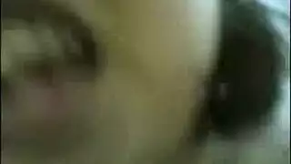 زبرك كبير أوي مش راضي يدخل … مش قادرة