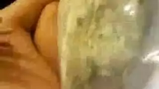 حفلة سكس خاصة لسيدة ناضجة مثيرة تُسجل دون موافقتها