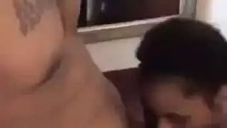 ثلاثة أقلام سوداء في وحل متحولين جنسياً