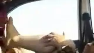 حرارة الصحراء: رحلة عاهرة وجنس عنيف في السيارة