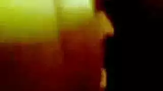 جميلة مصرية تمص قضيبًا ضخمًا بعنف