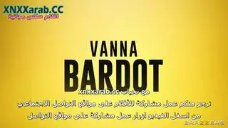 الشرموطة المثيرة تنضم لسكس جماعي مترجم