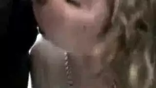 تذوق الزب الاسود الكبير في طيزها الابيض الشهي