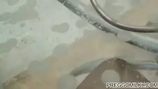 شرجي إباحي: هوسها بالمني الكريمي الكثيف