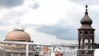 انثنى حزم على مثليه قذر
