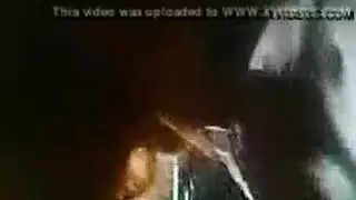 رجال يتحررون في مشهد صعب