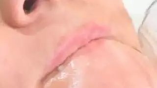 نيك خلفي على ظهرها