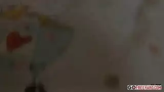 مراهقة عذراء شرجياً تأخذه بقوة لأول مرة