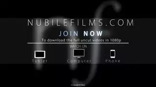 اثنتان مثليات تشتهيان الجنس تمارسان الجنس فوراً في فيلم إباحي صريح