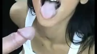 صديقتي تشارك قناتها الإباحية نشاهد معًا ونستثار