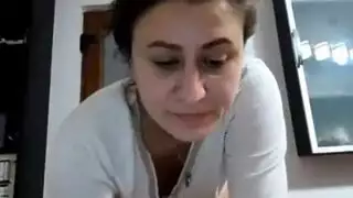 جلسة مص مكثفة في الخارج تقدمها امرأة ناضجة وصديقتها