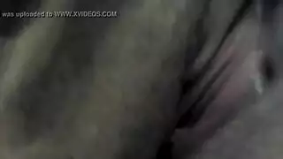 إباحيّة في المسبح الليبي الخارجي: إيلاج مزدوح وقذف داخلي
