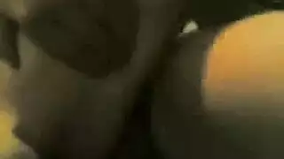 نيج تصرخ من سخونه به