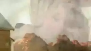 جوارب عنابية تسحب جانبًا من أجل قذف داخلي إباحي