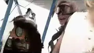 مشهد جماع متحرك: عمود ضخم يشقق المهبل
