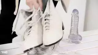 سيد الاستمناء يحصل على مهبل لا ينضب