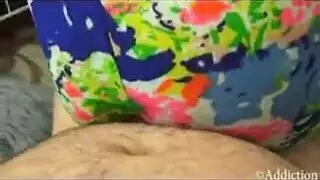 الواجب المنزلي يُنسى عندما يمارس المراهق الجنس مع أمه المثيرة بعد خيال التنظيف