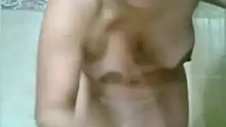 يخدمها يدخل
